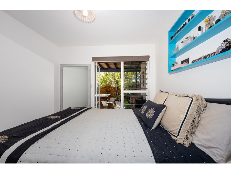 4/11 Pacific Parade, Yamba NSW 2464