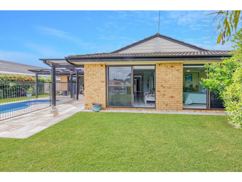 3 Binnacle Court, Yamba NSW 2464