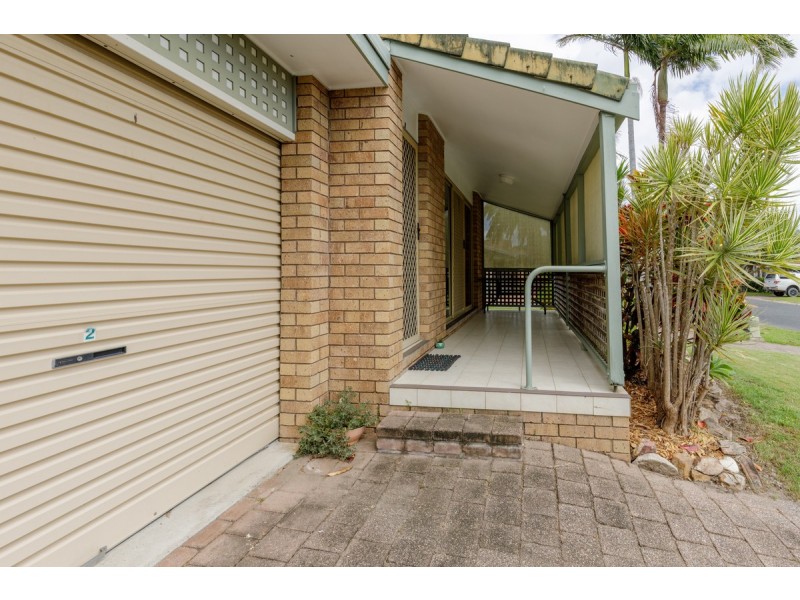 2/4 Park Avenue, Yamba NSW 2464