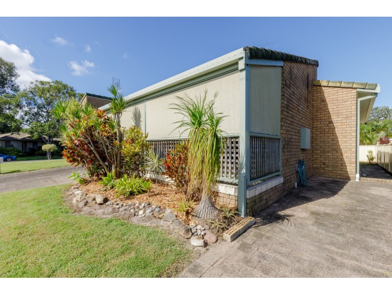 2/4 Park Avenue, Yamba NSW 2464