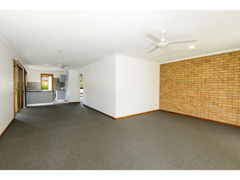 2/4 Park Avenue, Yamba NSW 2464