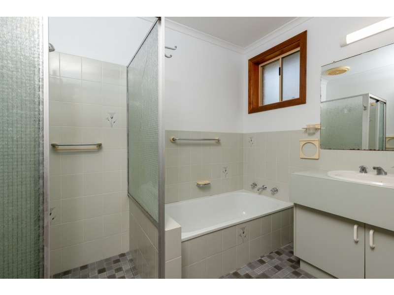 2/4 Park Avenue, Yamba NSW 2464