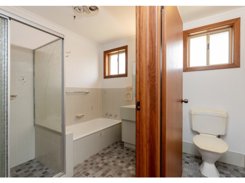 2/4 Park Avenue, Yamba NSW 2464