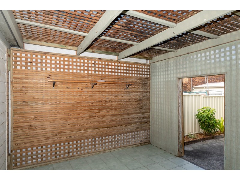 2/4 Park Avenue, Yamba NSW 2464