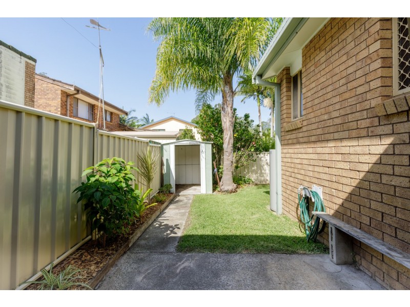 2/4 Park Avenue, Yamba NSW 2464