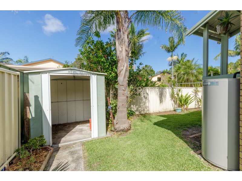 2/4 Park Avenue, Yamba NSW 2464