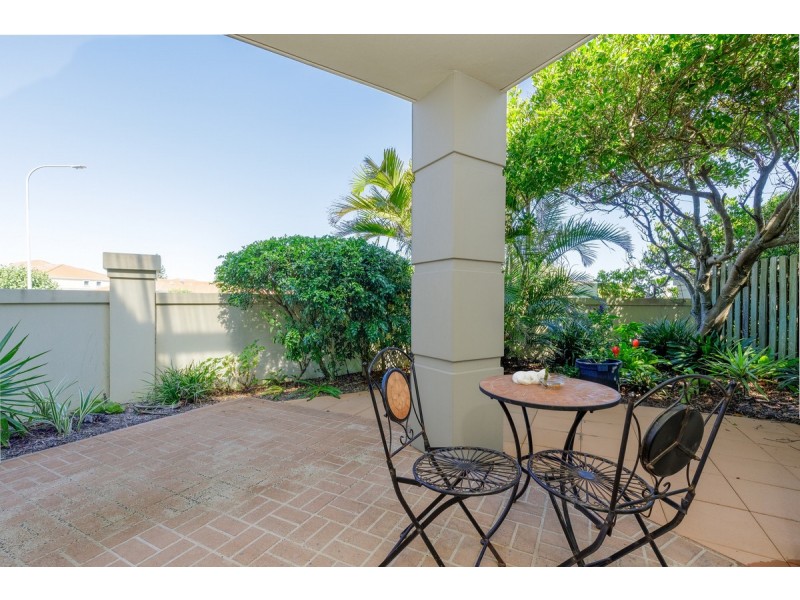 1/1 Beachside Way, Yamba NSW 2464
