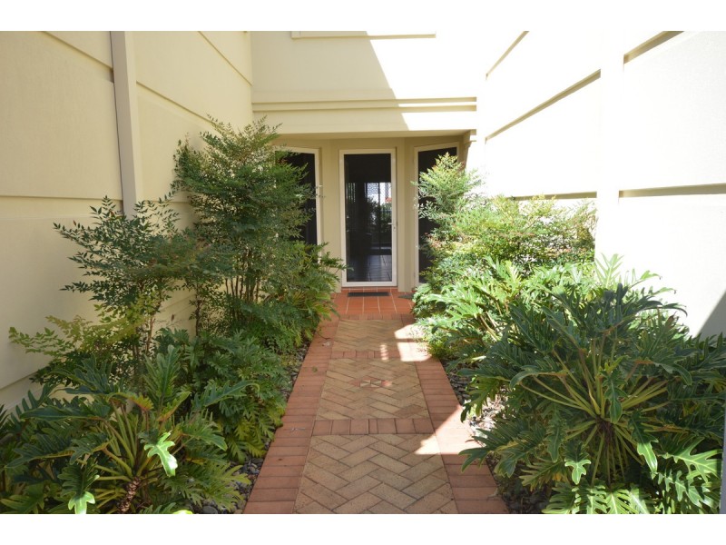 1/1 Beachside Way, Yamba NSW 2464