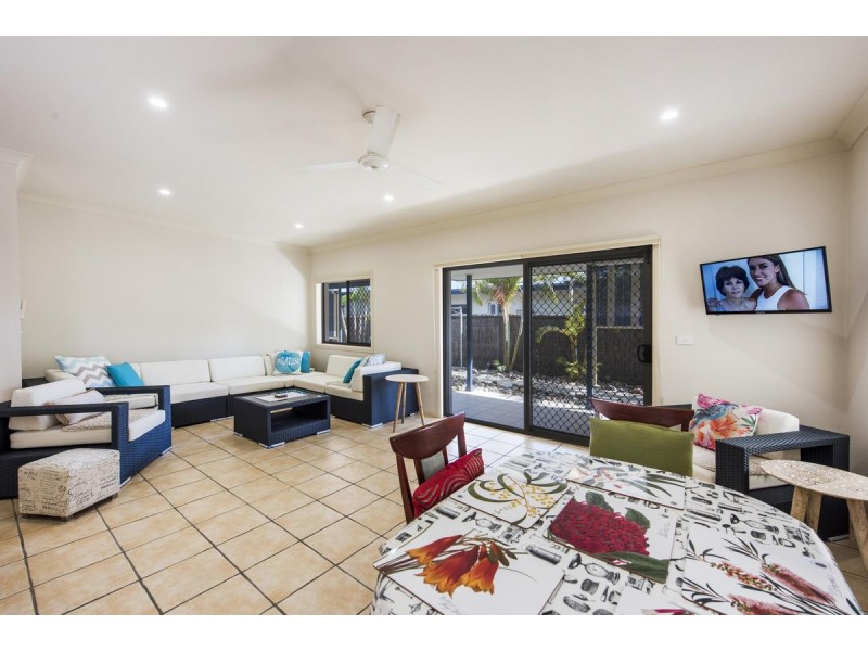 2/5 Mulgi Street, Yamba NSW 2464