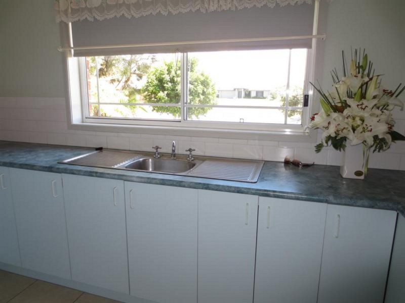 2/9 Freeburn Street, Yamba NSW 2464