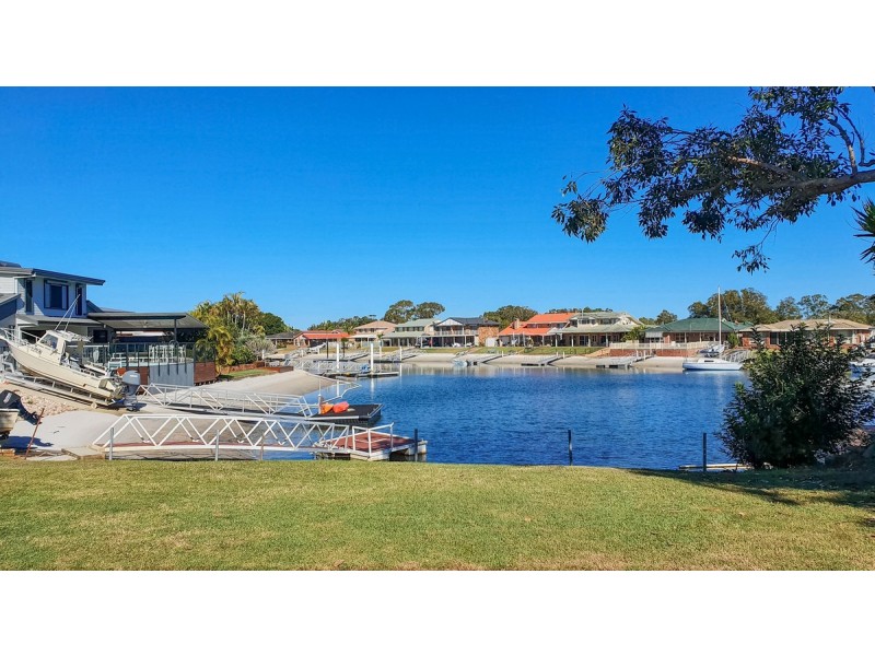 21 Mariners Way, Yamba NSW 2464