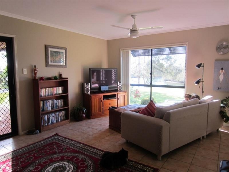 6 Arakoon Place, Yamba NSW 2464