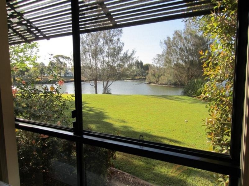 6 Arakoon Place, Yamba NSW 2464