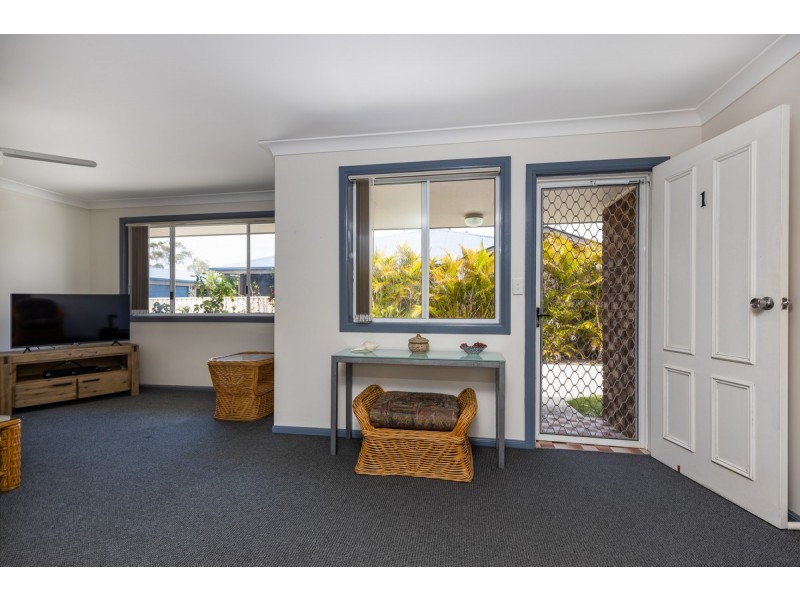1/26 Melaleuca Drive, Yamba NSW 2464