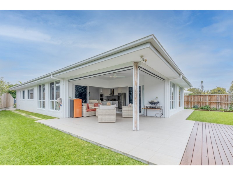 18 The Drive, Yamba NSW 2464