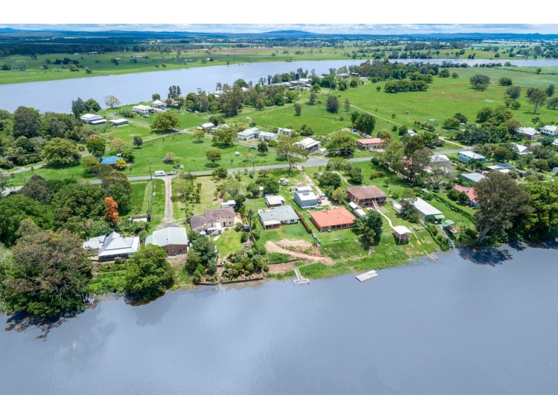 16 Clarence Street, Brushgrove NSW 2460