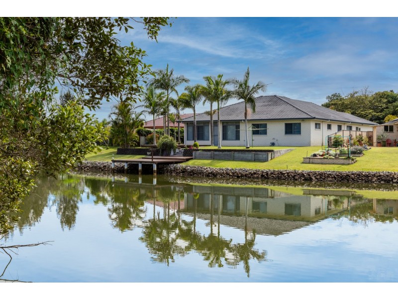 3 Newport Island Circuit, Yamba NSW 2464