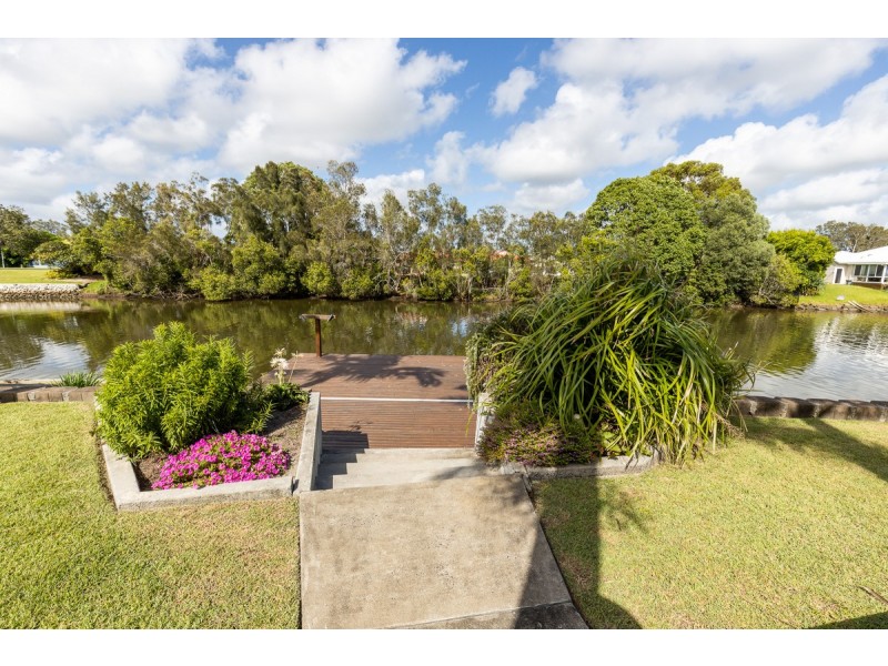 3 Newport Island Circuit, Yamba NSW 2464
