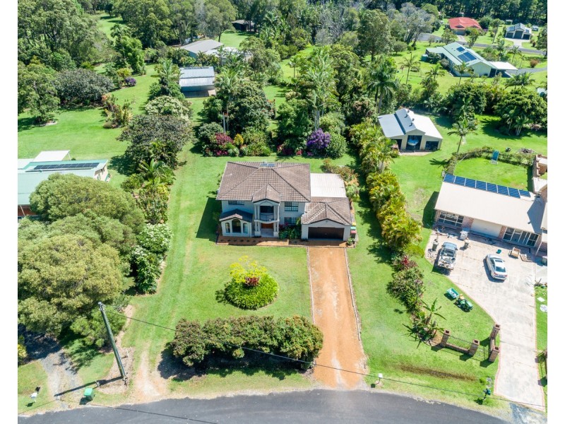 18 Waterview Crescent, Woombah NSW 2469