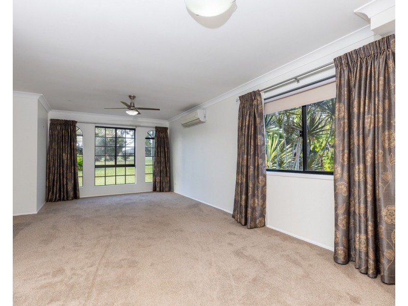 18 Waterview Crescent, Woombah NSW 2469