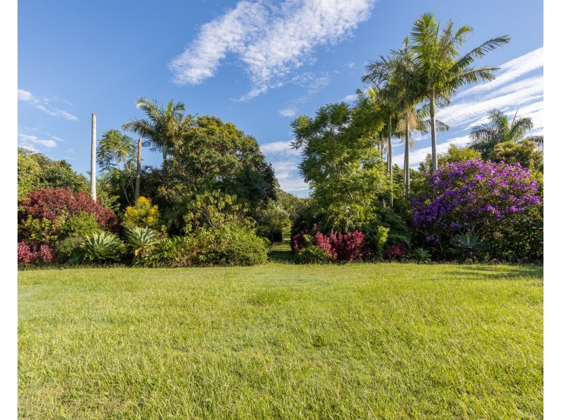 18 Waterview Crescent, Woombah NSW 2469