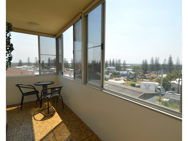 6/8-10 High Street, Yamba NSW 2464