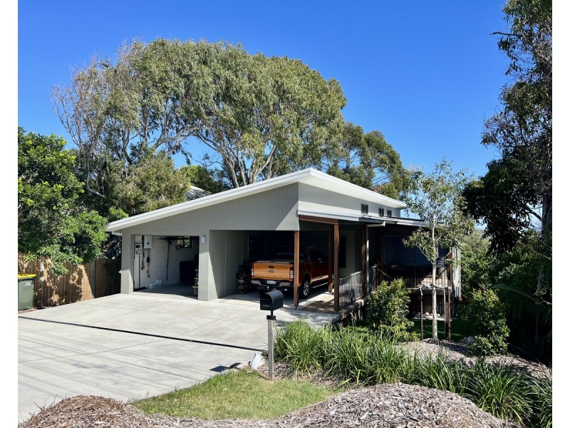 27 Lakes Boulevard, Wooloweyah NSW 2464