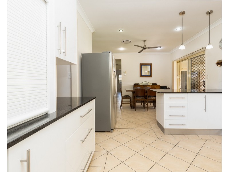 70 Palm Tce, Yamba NSW 2464