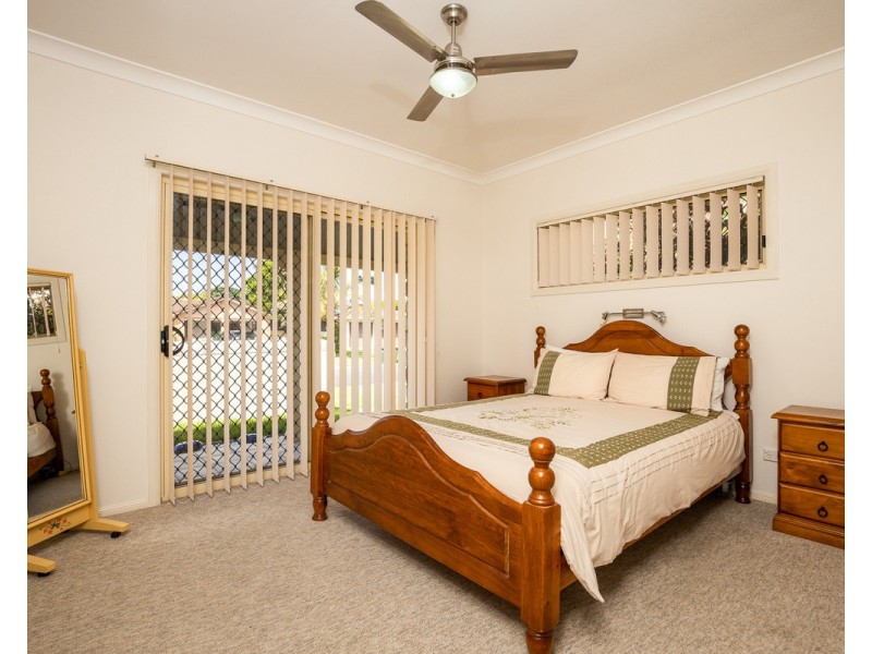 70 Palm Tce, Yamba NSW 2464