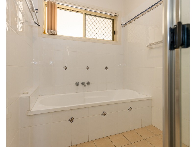 70 Palm Tce, Yamba NSW 2464
