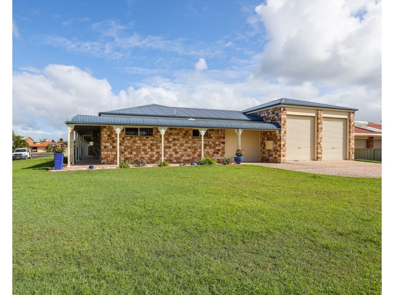 70 Palm Tce, Yamba NSW 2464