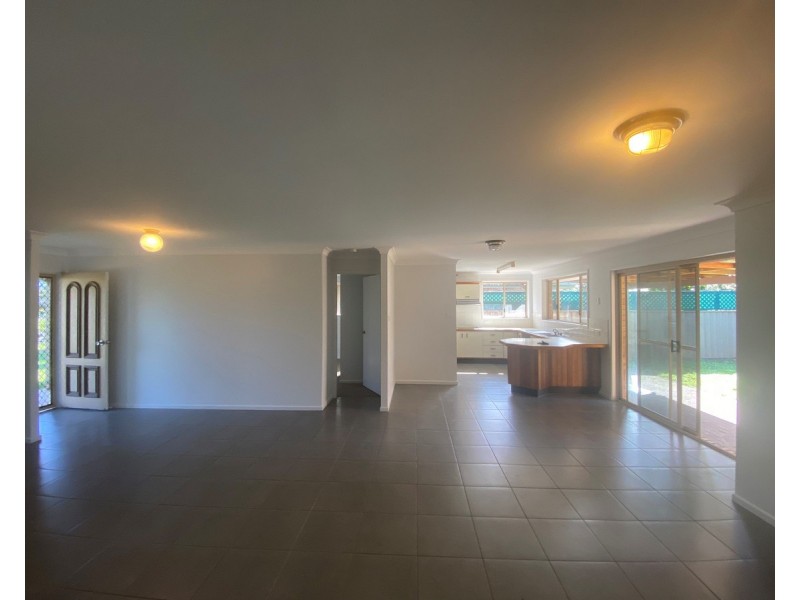 4 Palm Terrace, Yamba NSW 2464