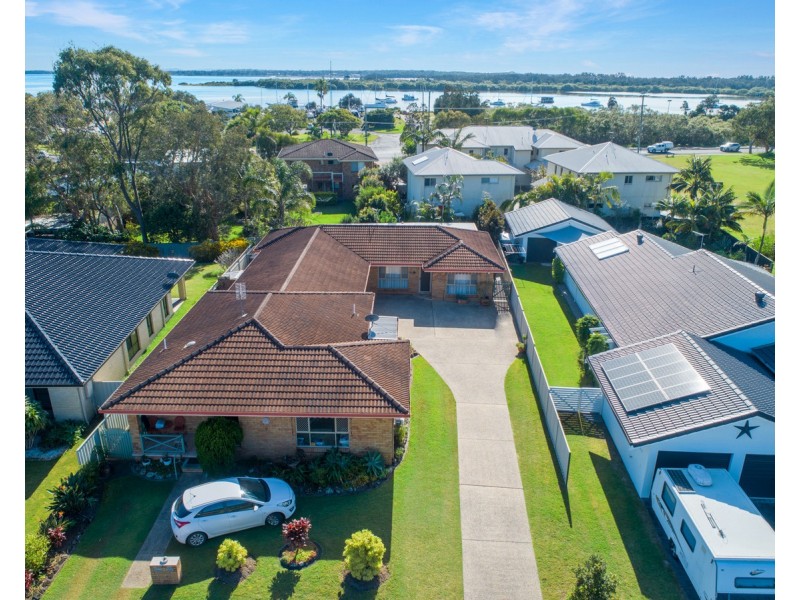 2/9 Urara Street, Yamba NSW 2464