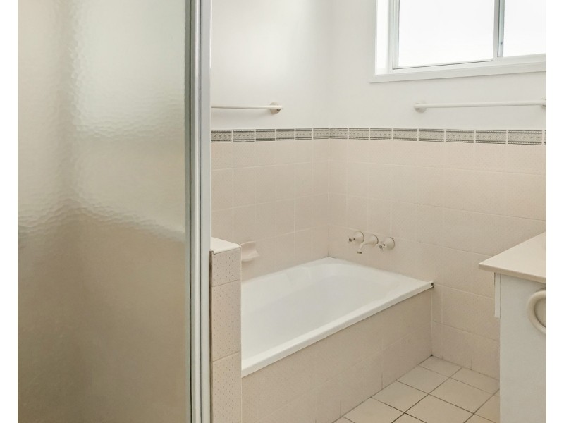 2/9 Freeburn Street, Yamba NSW 2464