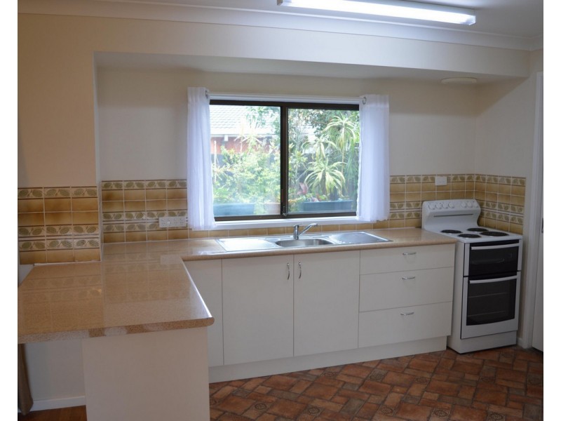 2/6 Roseland Avenue, Yamba NSW 2464