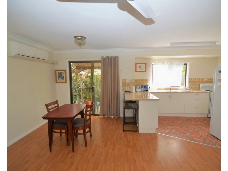 2/6 Roseland Avenue, Yamba NSW 2464
