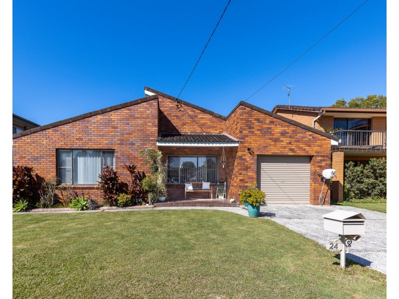 24 Cook Street, Yamba NSW 2464