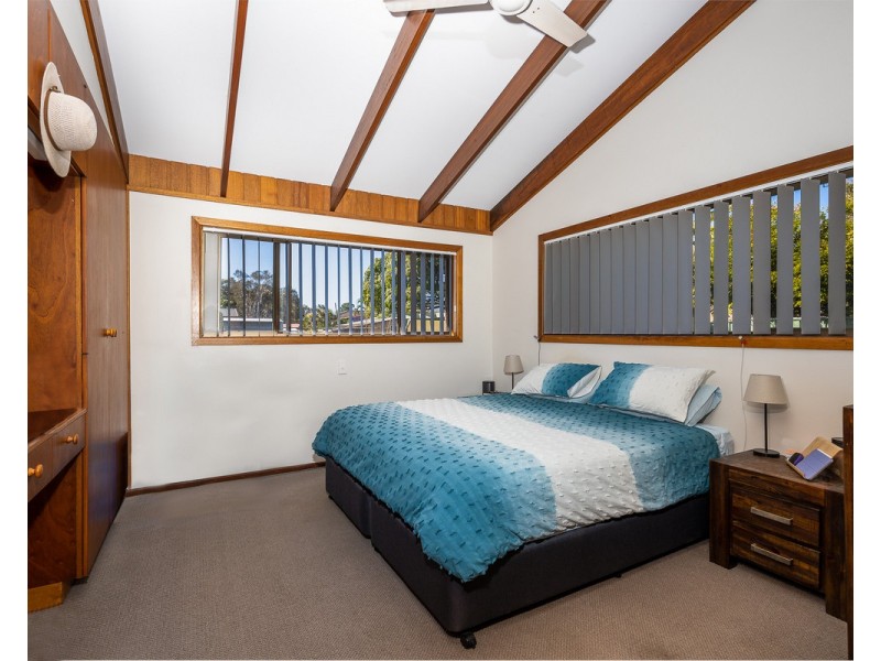 24 Cook Street, Yamba NSW 2464