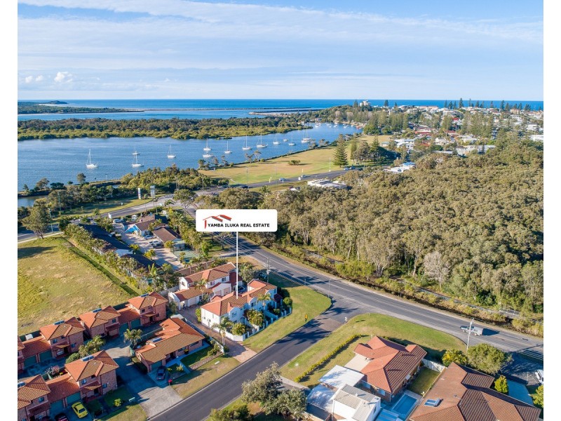 2/1 Urara Street, Yamba NSW 2464