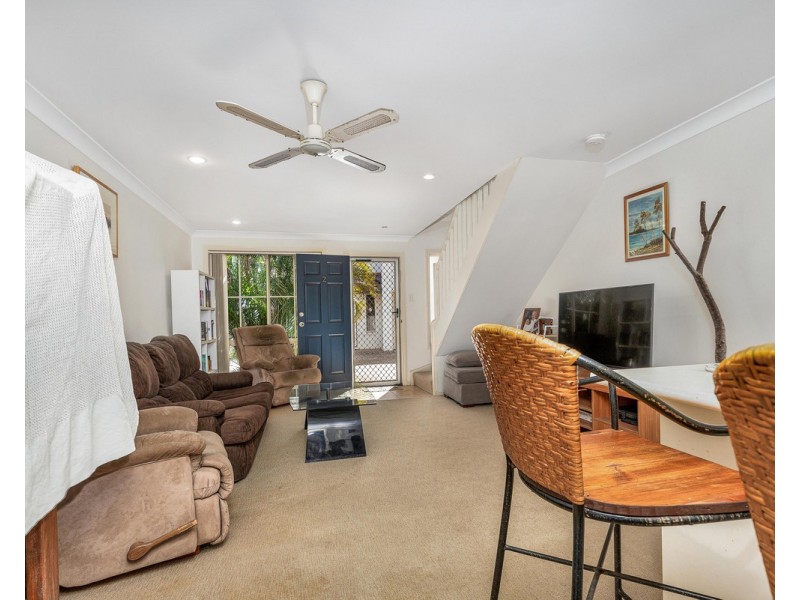 2/1 Urara Street, Yamba NSW 2464