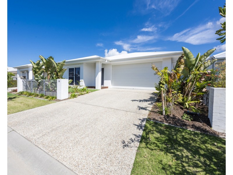 32 The Drive, Yamba NSW 2464