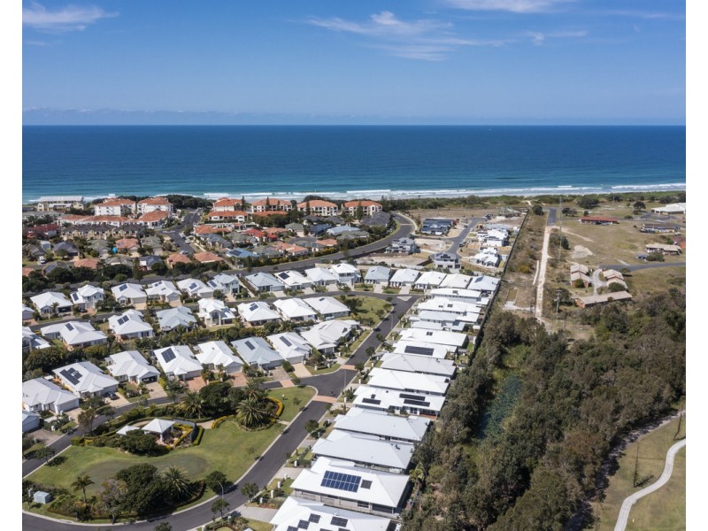 32 The Drive, Yamba NSW 2464
