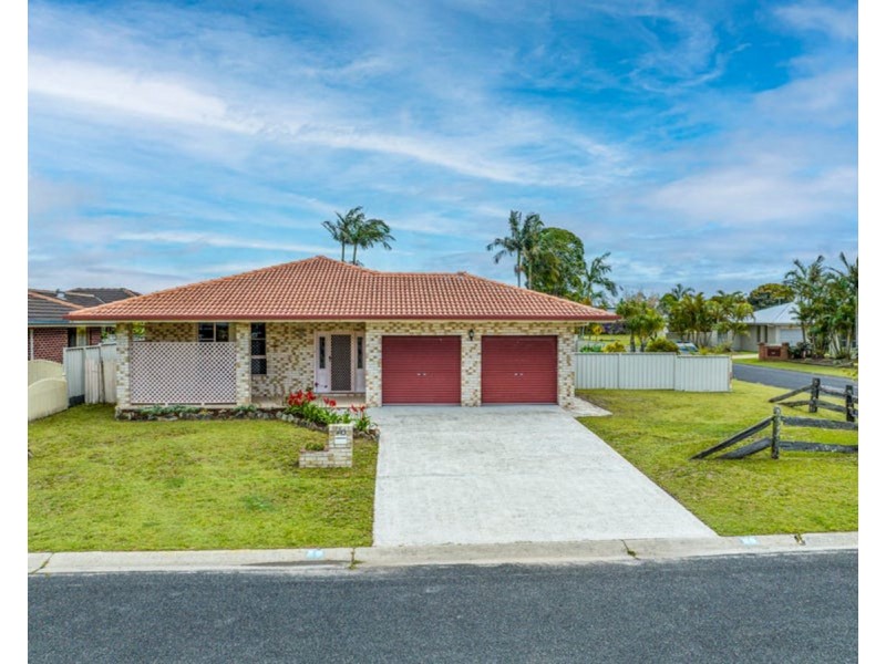 20 Wattle Drive, Yamba NSW 2464