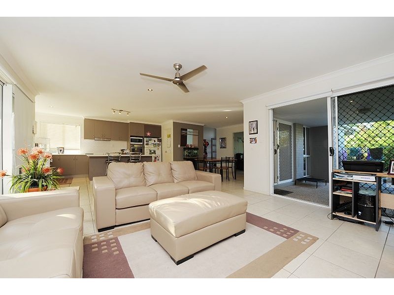 1 White Cedar Drive, Meridan Plains QLD 4551