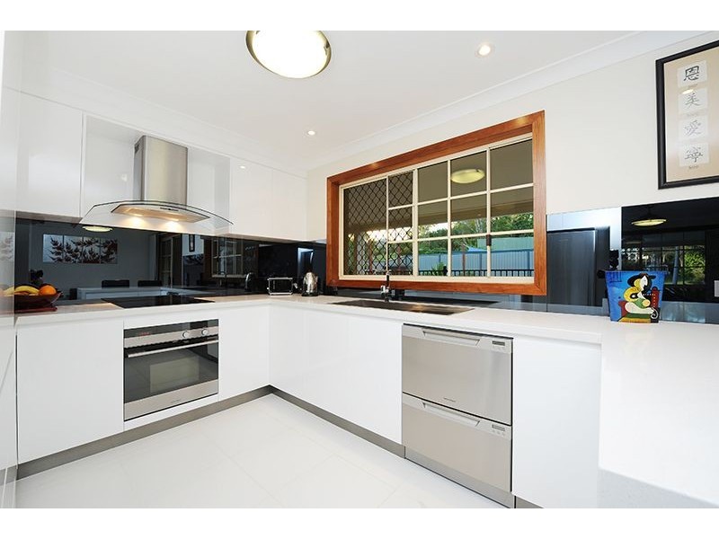 2 Brolga Court, Little Mountain QLD 4551