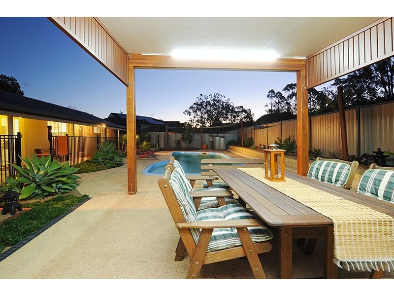 2 Brolga Court, Little Mountain QLD 4551