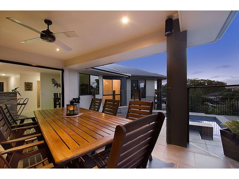 9 Pine Ridge Place, Little Mountain QLD 4551