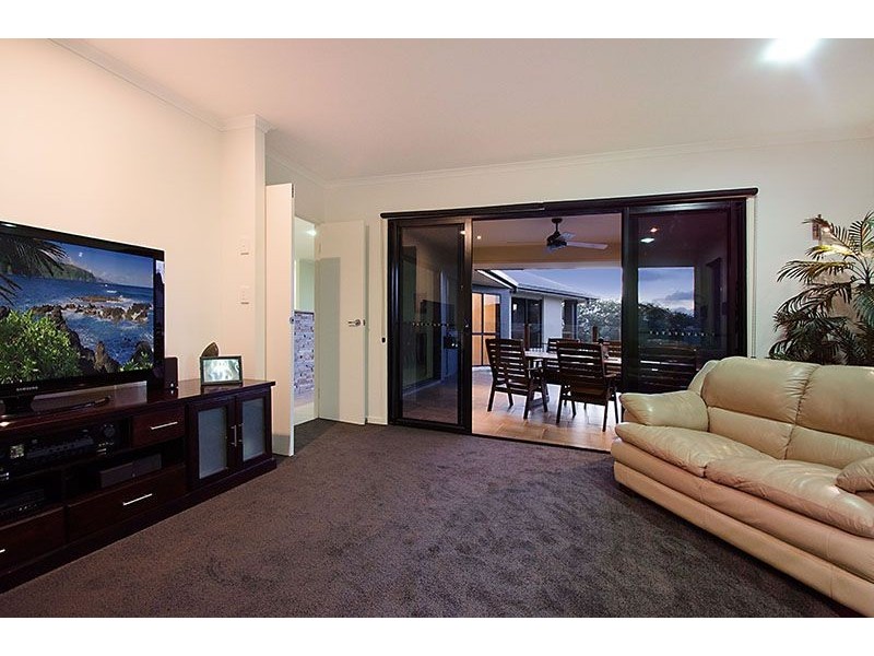 9 Pine Ridge Place, Little Mountain QLD 4551