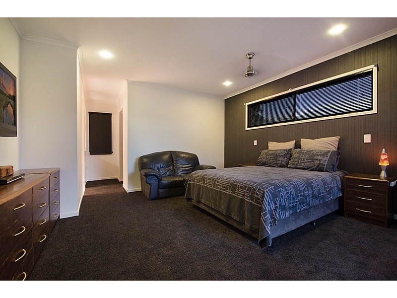 9 Pine Ridge Place, Little Mountain QLD 4551