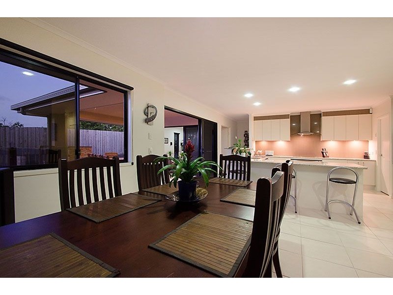 9 Pine Ridge Place, Little Mountain QLD 4551